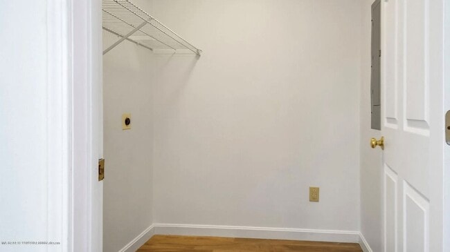 Building Photo - 3BR/2.5BA Townhouse Available July 1st!!! - Great Residential Neighborhood!!