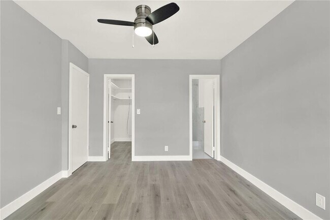 Building Photo - 2864 NE 32nd St