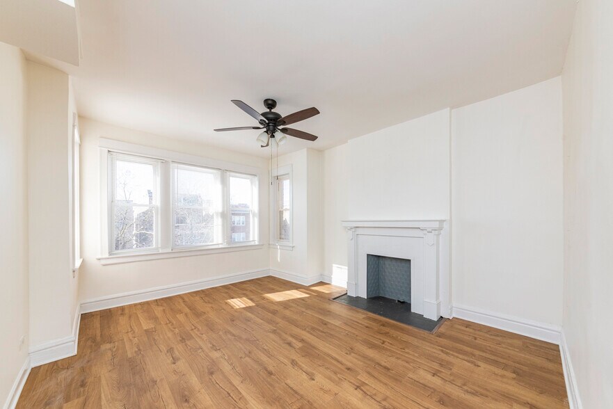 Building Photo - 4737 N St Louis Ave