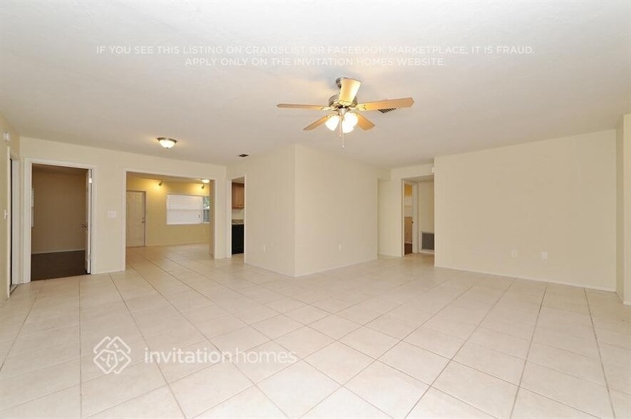 Building Photo - 3619 York Dr W