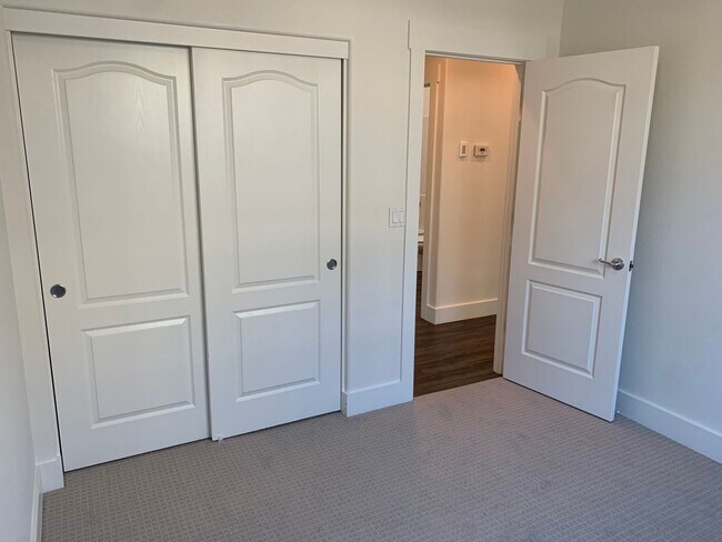 Building Photo - Beautiful Single Story Brentwood Home