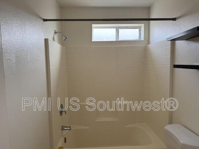 Building Photo - 352 Rio Grande Ct