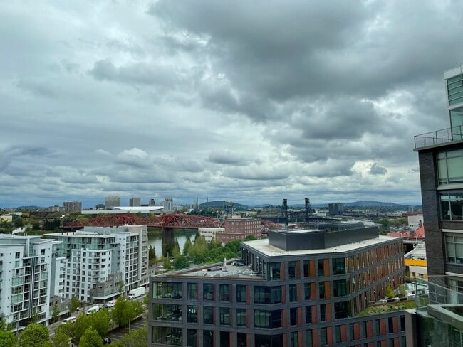 Building Photo - Incredible 1Bd/1Ba Fully Furnished Condo in the Pearl!!!! Corner Unit with Spectacular Views & Ga...