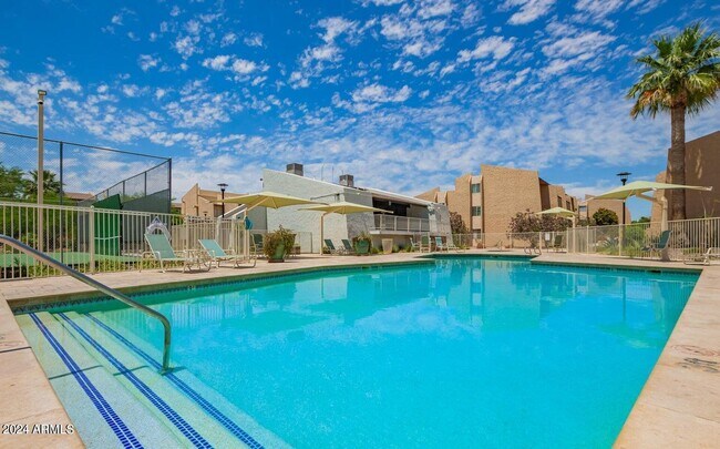 Building Photo - 8055 Thomas Rd