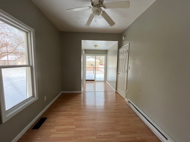 Building Photo - 418 Studebaker St