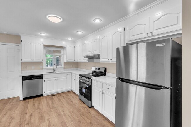 Building Photo - 297 Irby Rd
