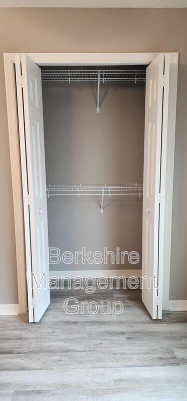 Building Photo - 1136 Brook Meadow Dr