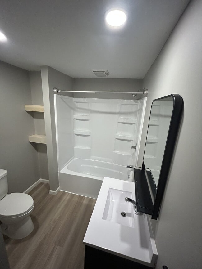 Building Photo - 207 Hamilton St