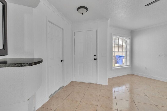 Building Photo - 2113 Jessa Dr