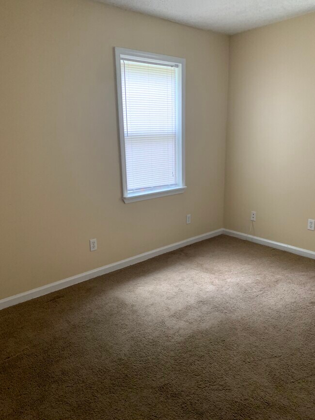 Bedroom 1 - 3728 Hoyt St