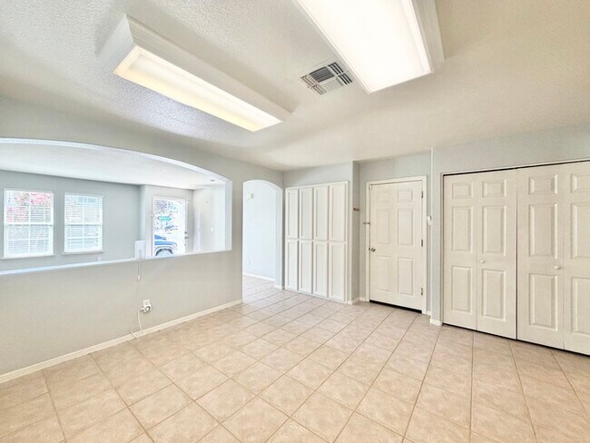 Building Photo - Bright and inviting 3-bedroom, 2-bathroom home!