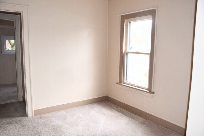 Building Photo - 10720 Edgepark Dr