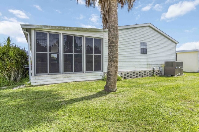 Building Photo - Nokomis Lake Village 3 bed/2bath