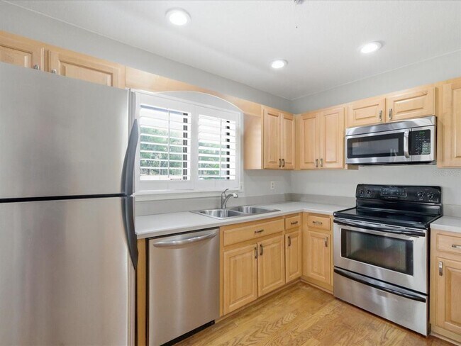 Building Photo - 15338 E Pond Woods Dr