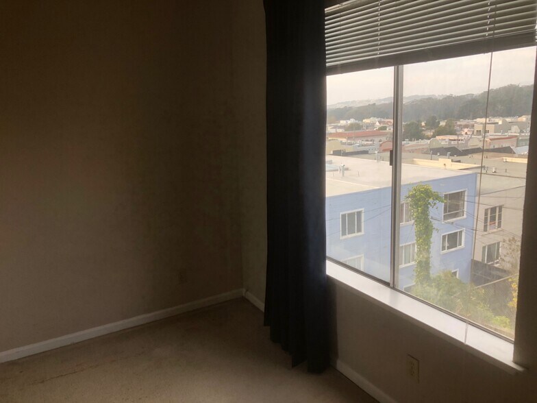 2 ND BED ROOM - 1120 Judah St