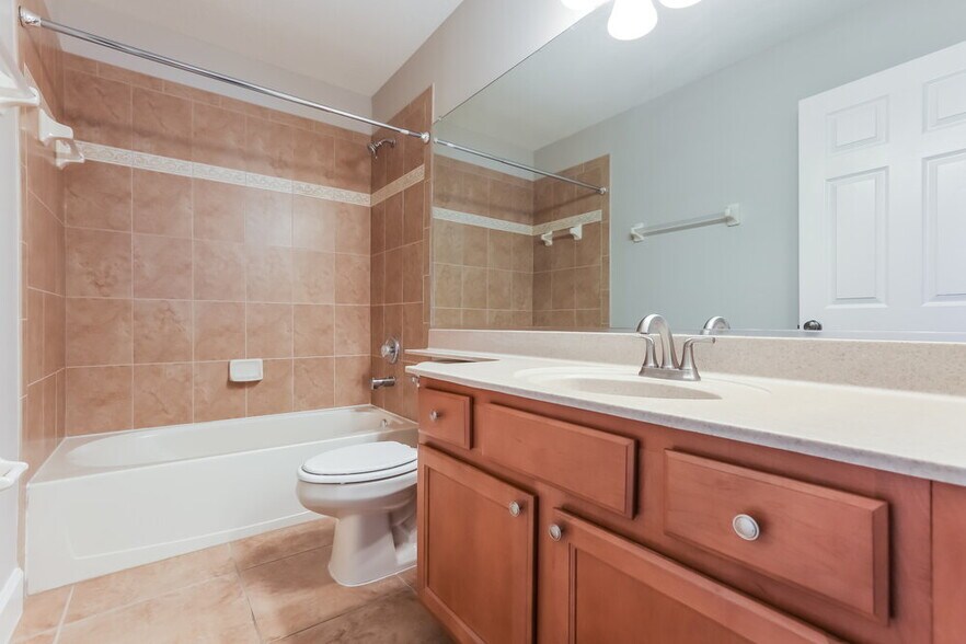 Building Photo - 6126 39th Ct E