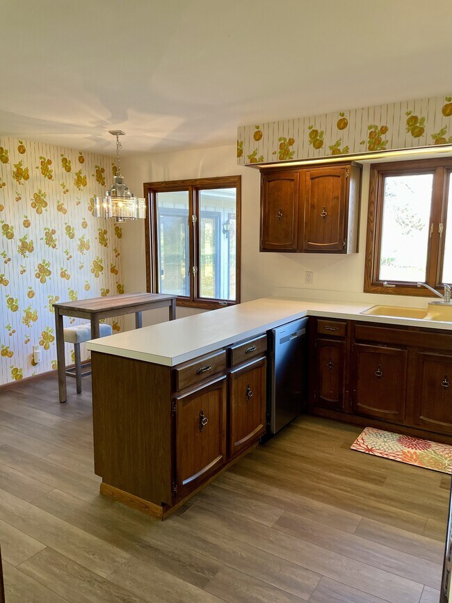 Building Photo - 3604 W Country Club Ln