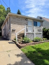 Building Photo - Bender Ave Duplex