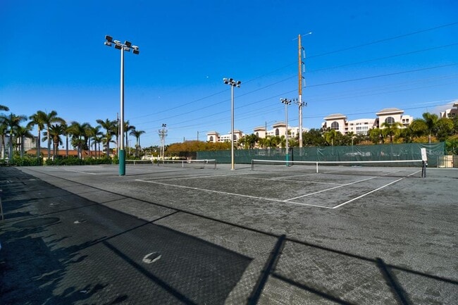 Building Photo - 4900 Brittany Dr S