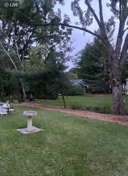 Building Photo - 121 Woodview Dr