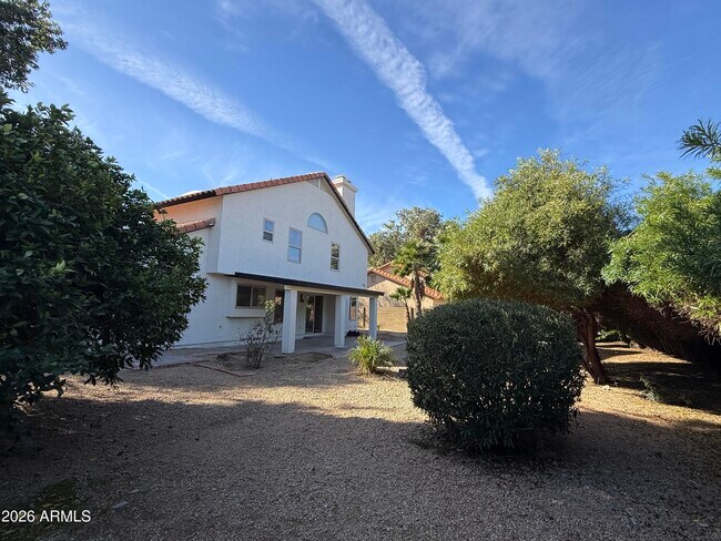 Building Photo - 5670 E Hartford Ave