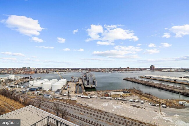 Building Photo - 1200 Steuart St