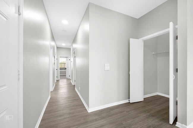 Building Photo - 8954 S Commercial Ave Chicago, IL 60617