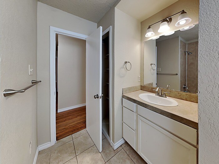 Building Photo - 11211 Ulloa Ln