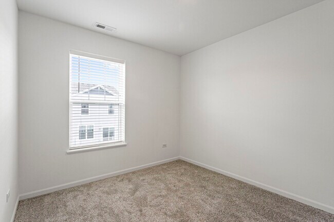 Building Photo - 25736 W Yorkshire Dr
