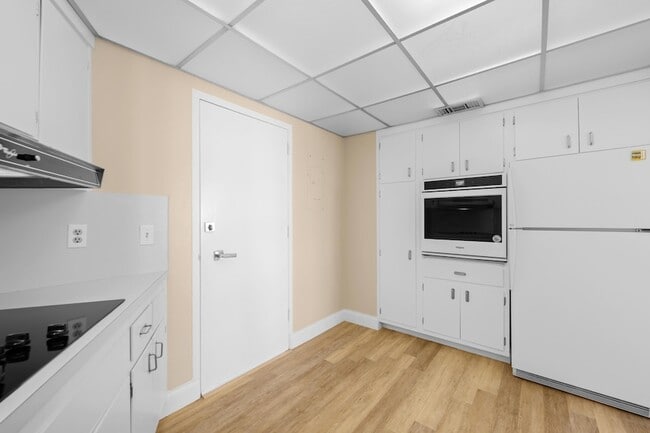 Building Photo - 3700 Galt Ocean Dr