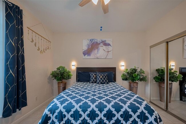 Building Photo - 2121 El Paseo St