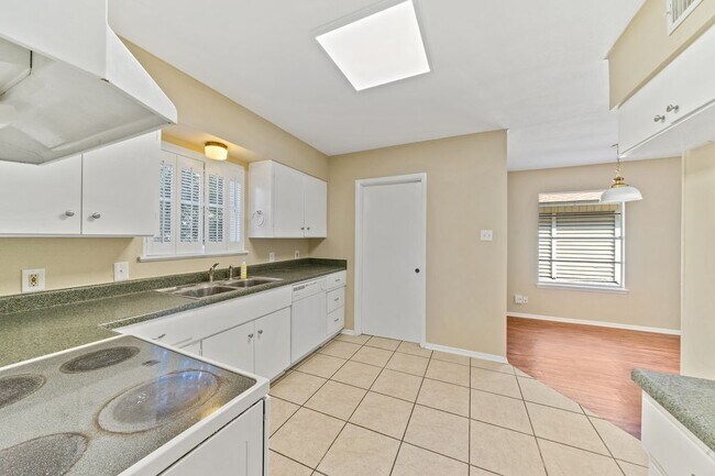 Building Photo - 3611 Stonehaven Dr San Antonio TX 78230