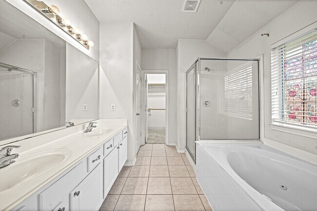 Building Photo - 6423 Bonnie Chase Ln