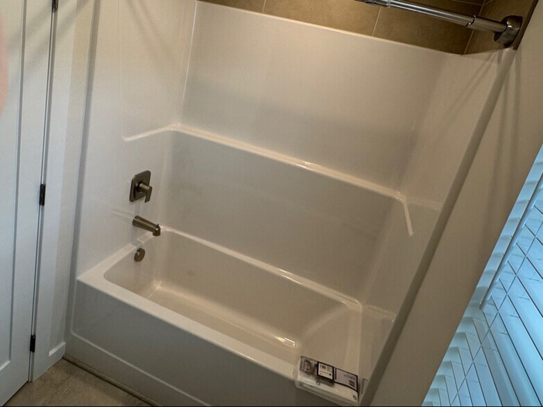 Building Photo - 611 Companion Wy