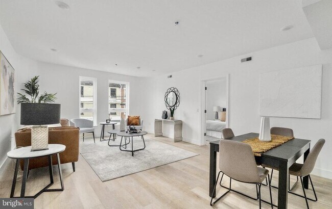 Building Photo - 1540 Frankford Ave
