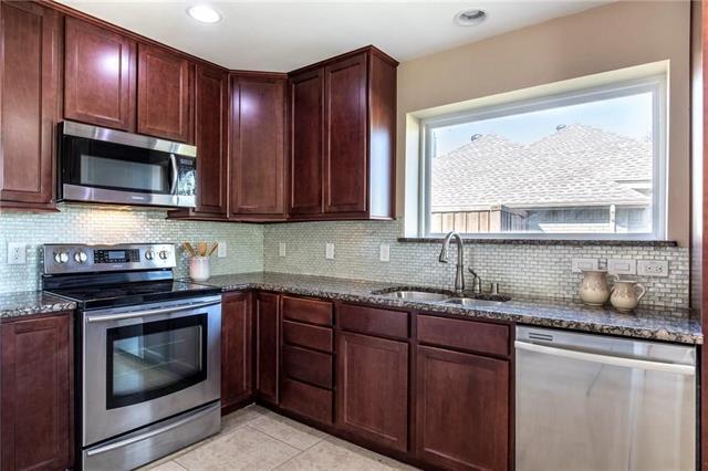 Building Photo - 4428 Emerson Dr