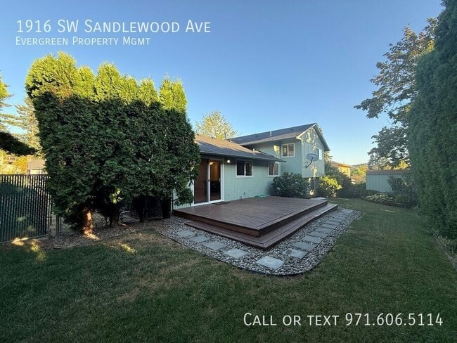 Building Photo - 1916 SW Sandlewood Ave