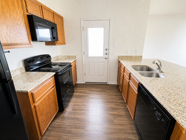 Building Photo - 3105 B Ochiltree Dr