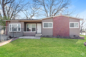 Building Photo - 2105 Medaris Rd NW