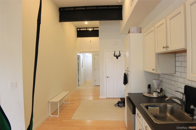 Building Photo - 217 Main St