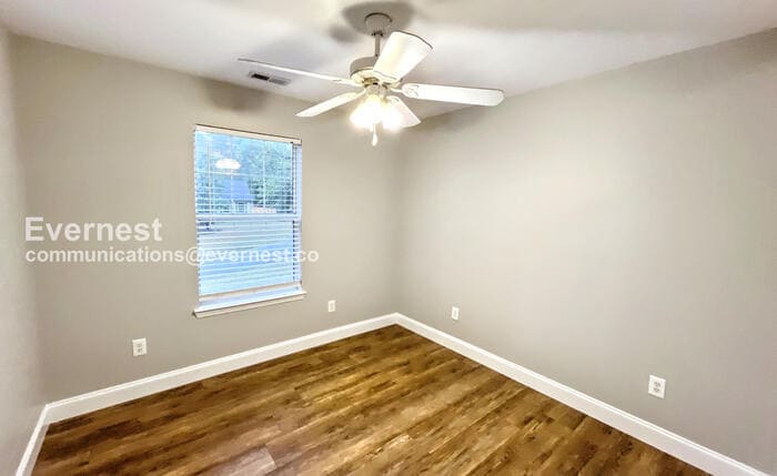 Building Photo - 46 Love Hill Rd