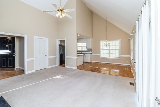 Building Photo - MUST SEE 3 BR | 2 BA w/ Finished Bonus Roo...