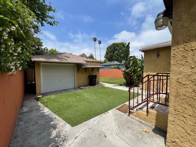 Building Photo - 1085 Amoroso Pl