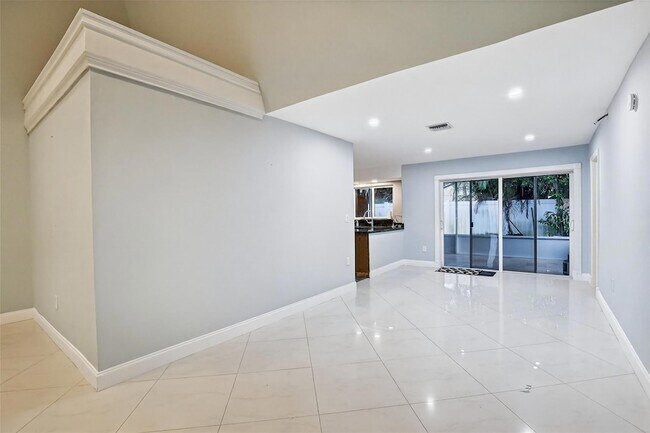 Building Photo - 9430 SW 49th St