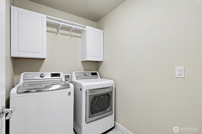 Building Photo - 348 Partlon St