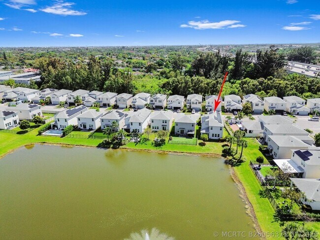 Building Photo - 1826 Lake Cove Dr