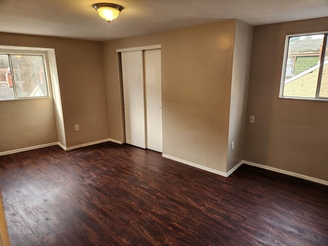 Building Photo - Updated 2 Bedroom Apartment in Millvale!