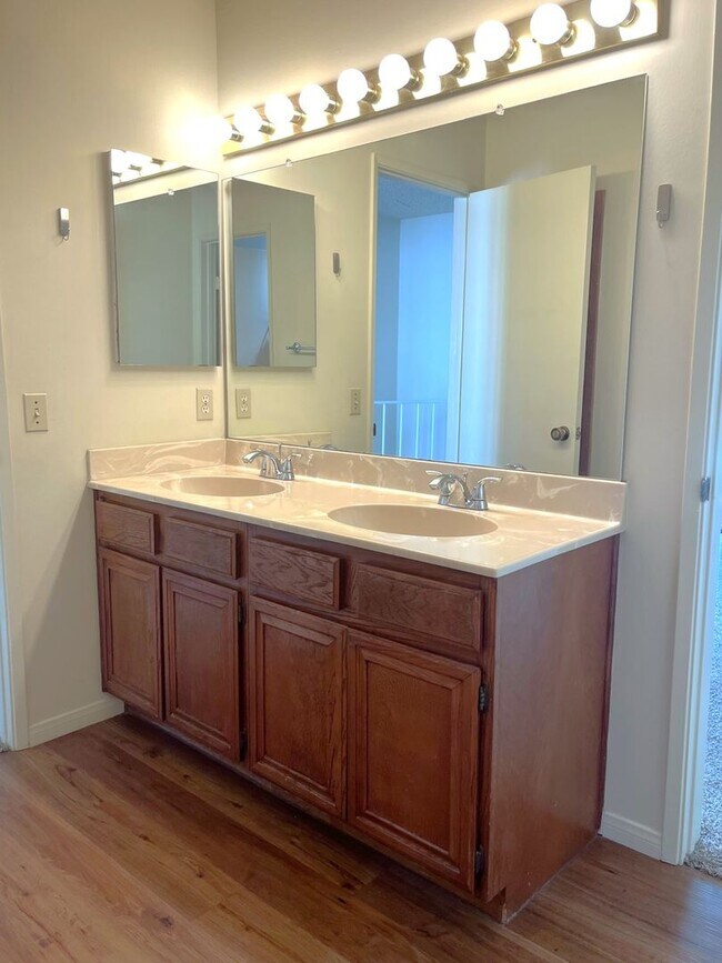 Building Photo - 9302 Woodruff Way