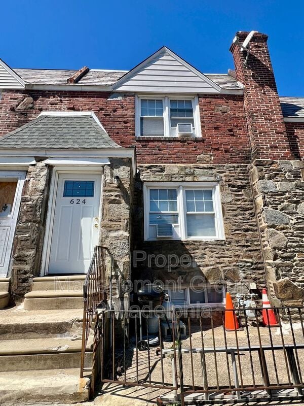 Building Photo - 624 Briarcliff Rd