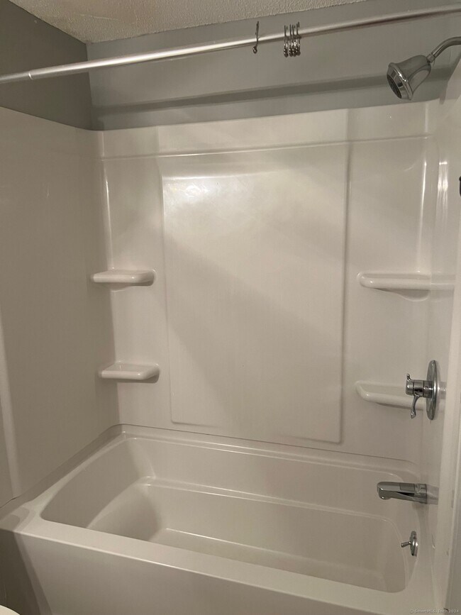 Building Photo - 42 N Main St